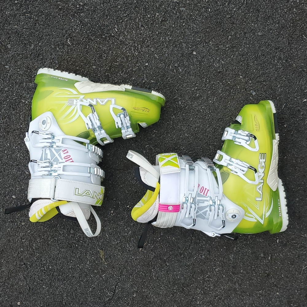 Lange Ski Boots